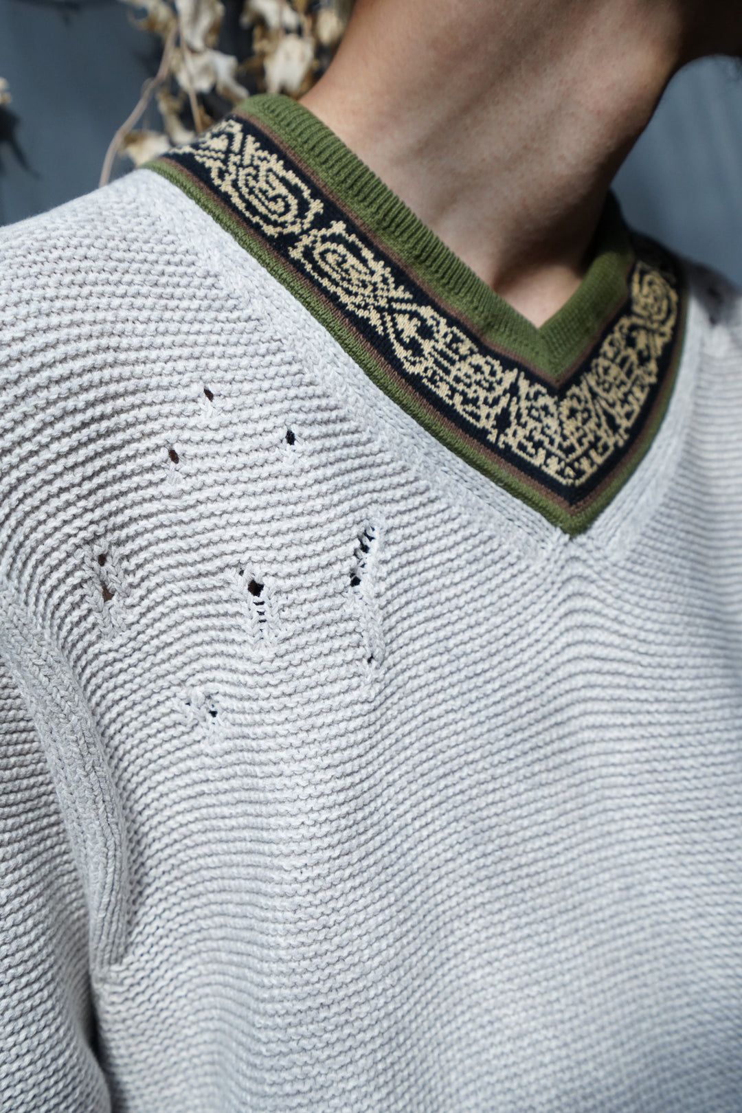 Children of the discordanceの5G OVERSIZED DAMAGE VNECK KNIT