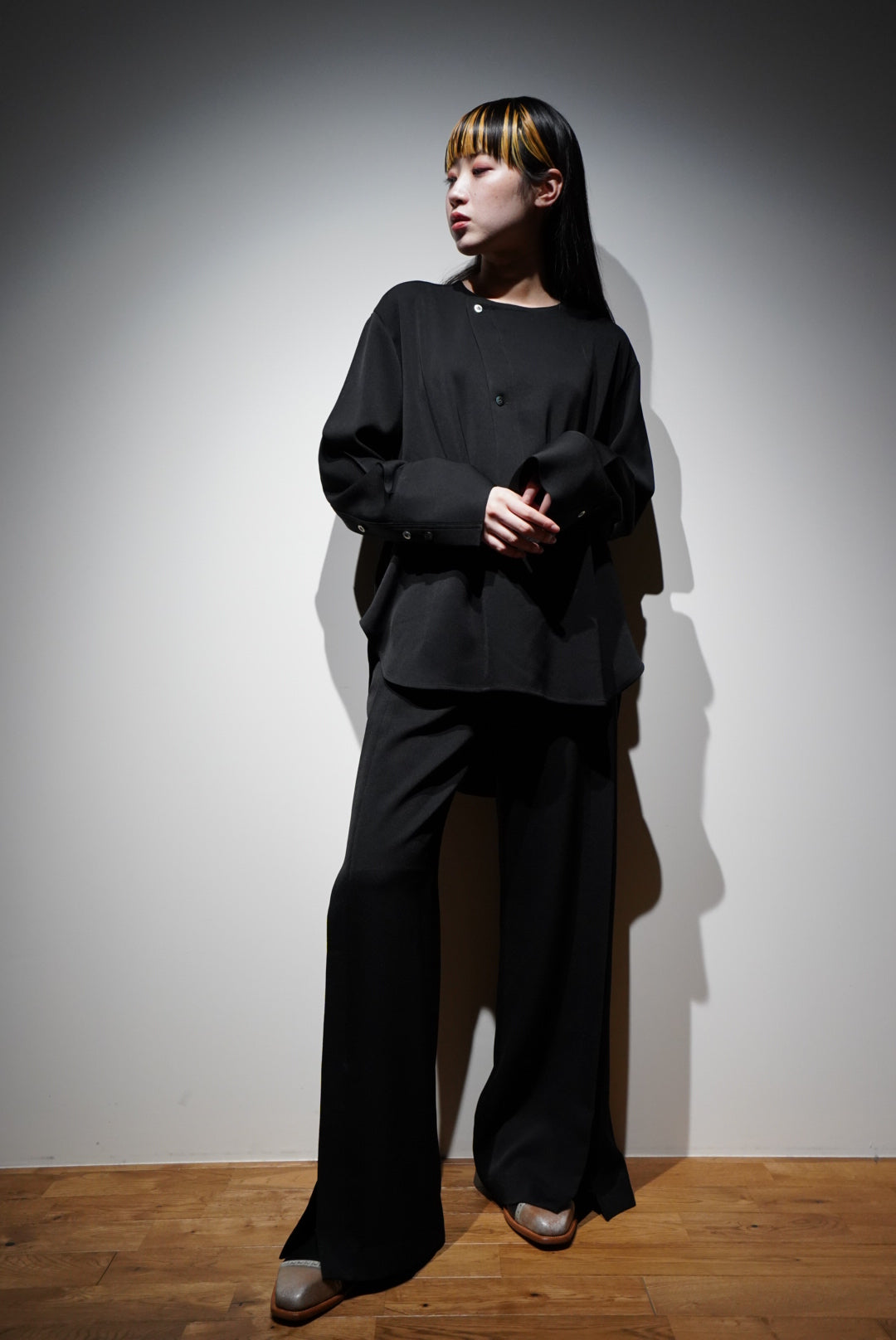 UJOH(ウジョー)のSlit Flare PNT(フレアパンツ)の通販