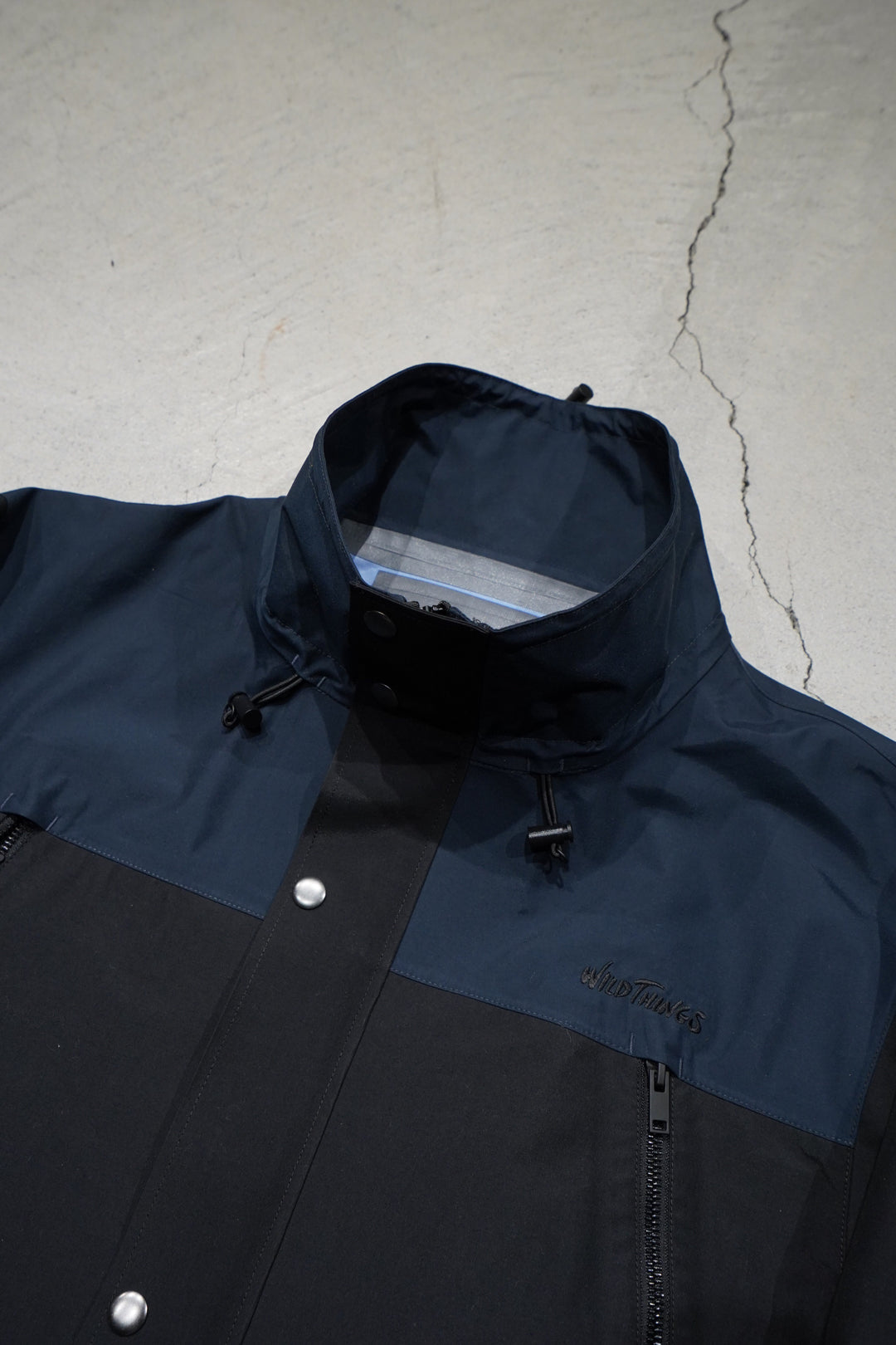 WILD THINGS × Allege.のフィールドブルゾン WILD THINGS x Allege Field Blouson ネイビー