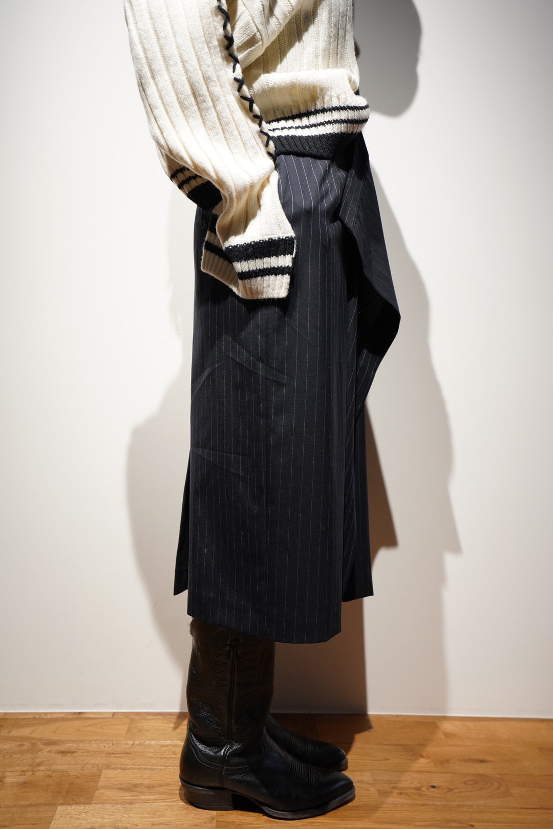 UJOH(ウジョー)のOne Shoulder Tight SKT(DARK NAVY)(スカート)の通販