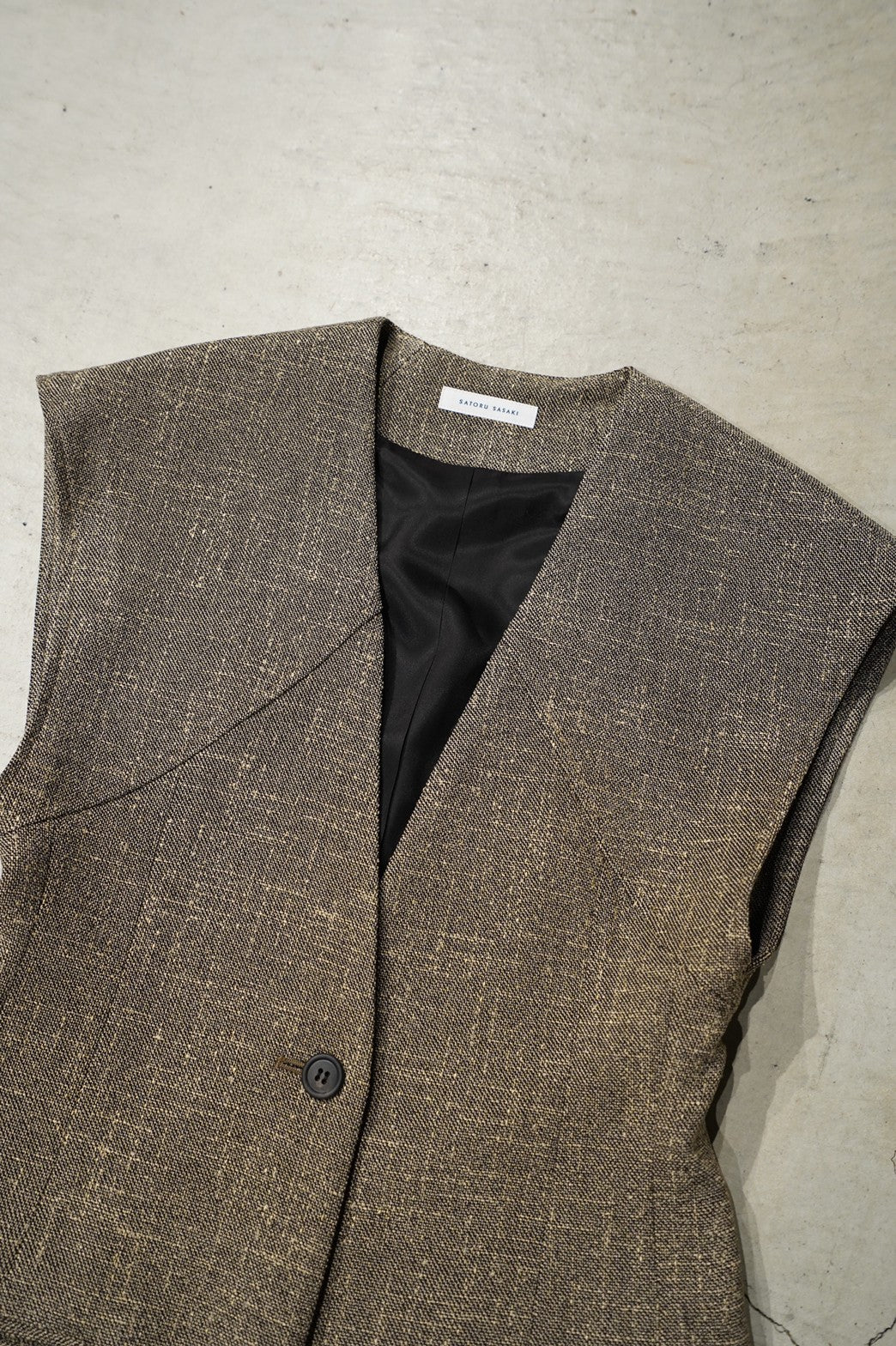 SATORU SASAKI(サトルササキ)のNO-SLEEVE JACKET(BK TWEED)(ジャケット)の通販 | CEDARWOOD  オンラインショップ