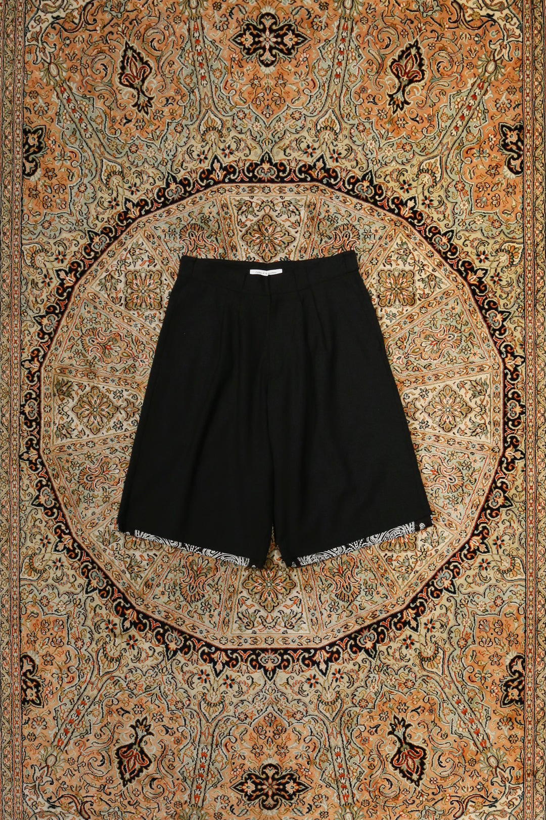 Children of the discordanceのVINTAGE BANDANA WIDE SHORT PANTS