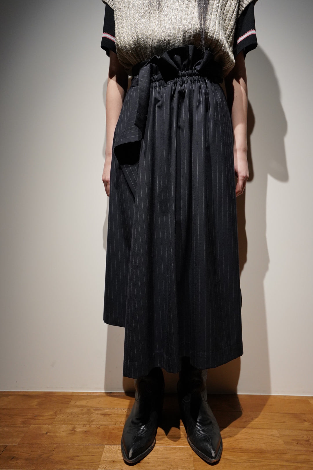 UJOH(ウジョー)のGathered Wrap SKT (DARK NAVY)(スカート)の通販