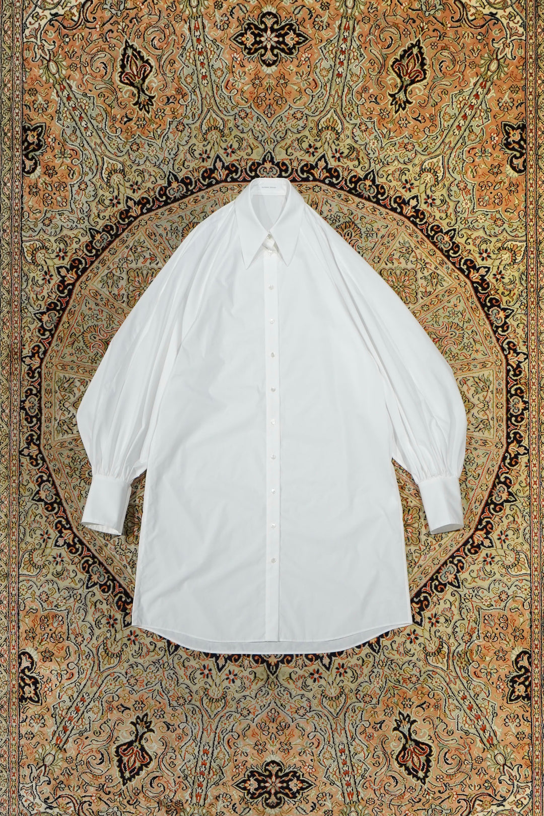 SATORU SASAKI(サトルササキ)のRAGLAN SHIRT DRESS(WHITE)(ワンピース)の通販 | CEDARWOOD  オンラインショップ