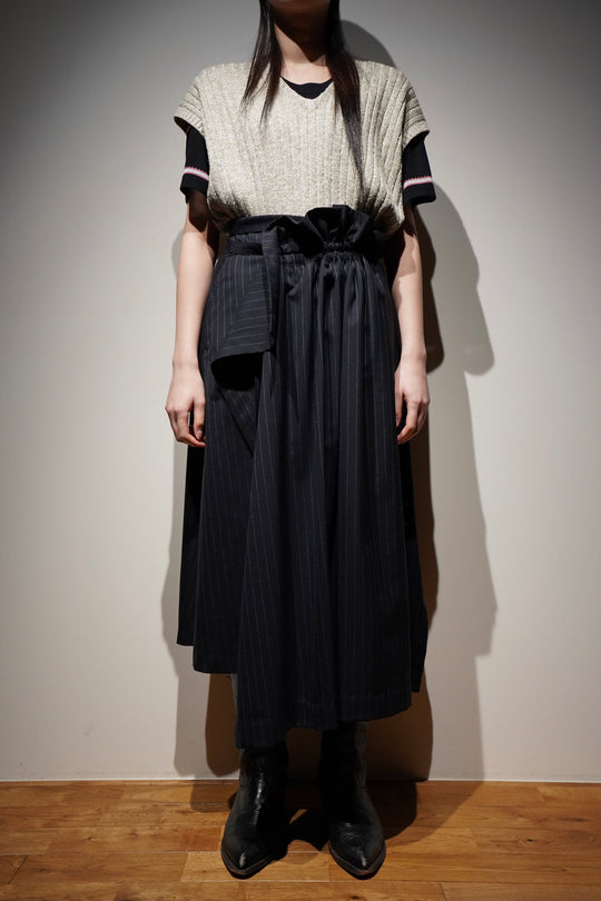 新品タグ付　ウジョーBelt Gathered SKT UJOH(ウジョー)のGathered Wrap SKT (DARK NAVY)(スカート)の通販