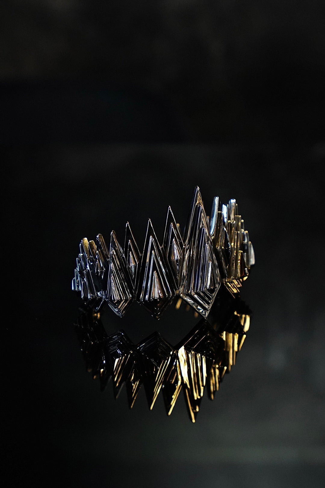 NATURAL INSTINCT(ナチュラル インスティンクト)の“ICE BLAZE” Bangle