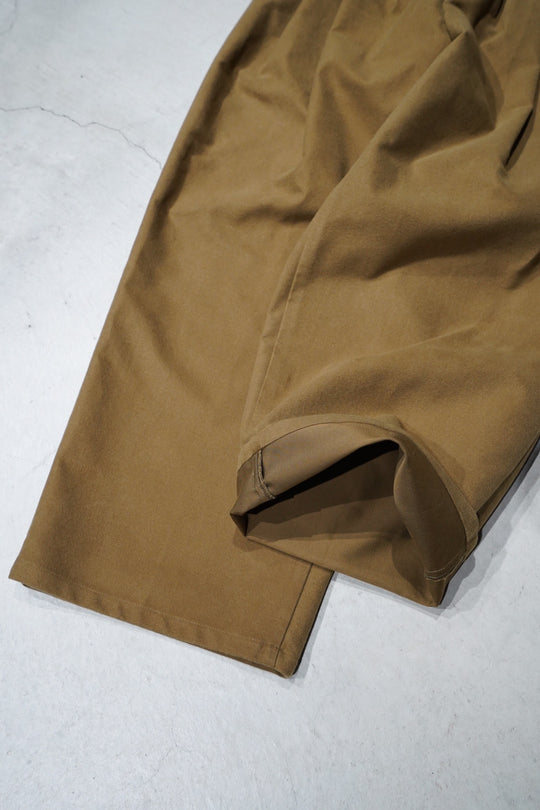 Urig(ウーリッヒ)のMOLESKIN 3TUCK PANTS(KHAKI)(パンツ)の通販