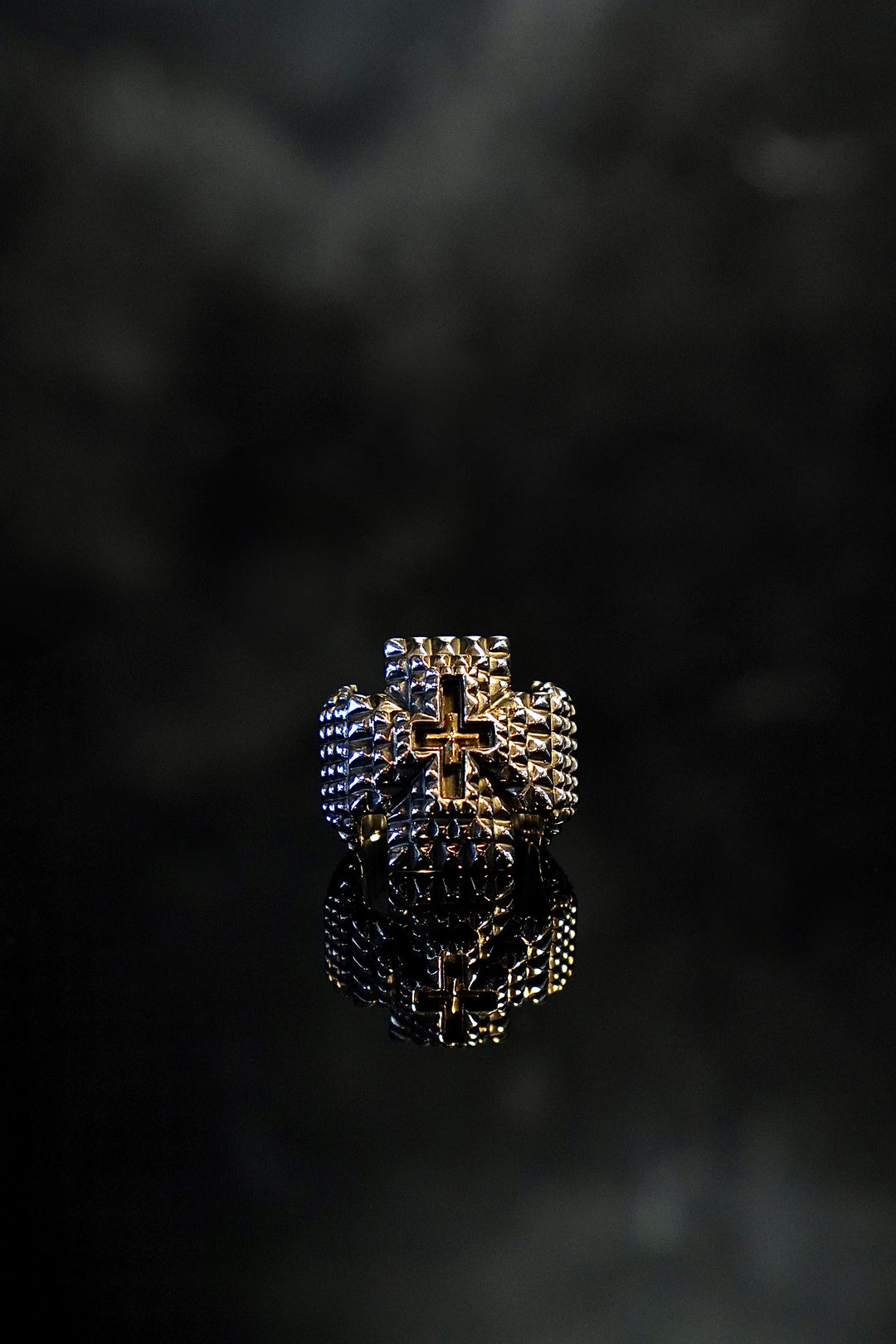 NATURAL INSTINCT(ナチュラル インスティンクト)の“Roots of the cross