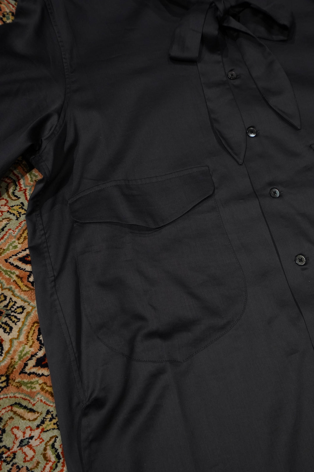SUGARHILL(シュガーヒル)のSATIN RIBBON LONG SHIRT(BLACK)(シャツ)の