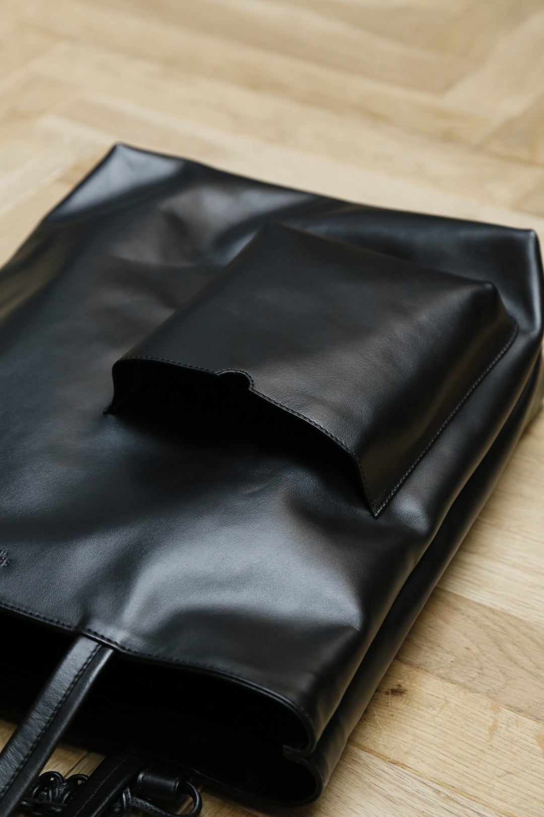 Sagan Vienna (Sagan Vienna) Pazar Book Tote Bag (BLACK