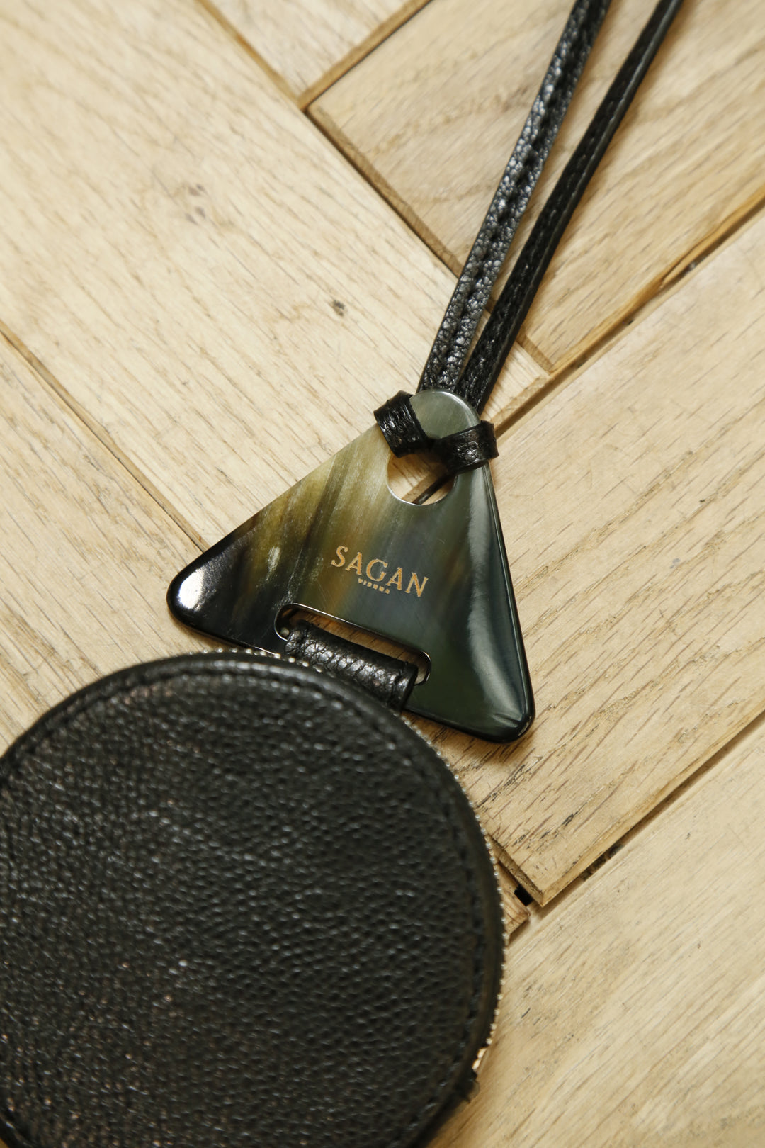 【美品】SAGAN VIENNA、ネックストラップ付き、コインケース 美品】SAGAN VIENNA、ネックストラップ付き、コインケース