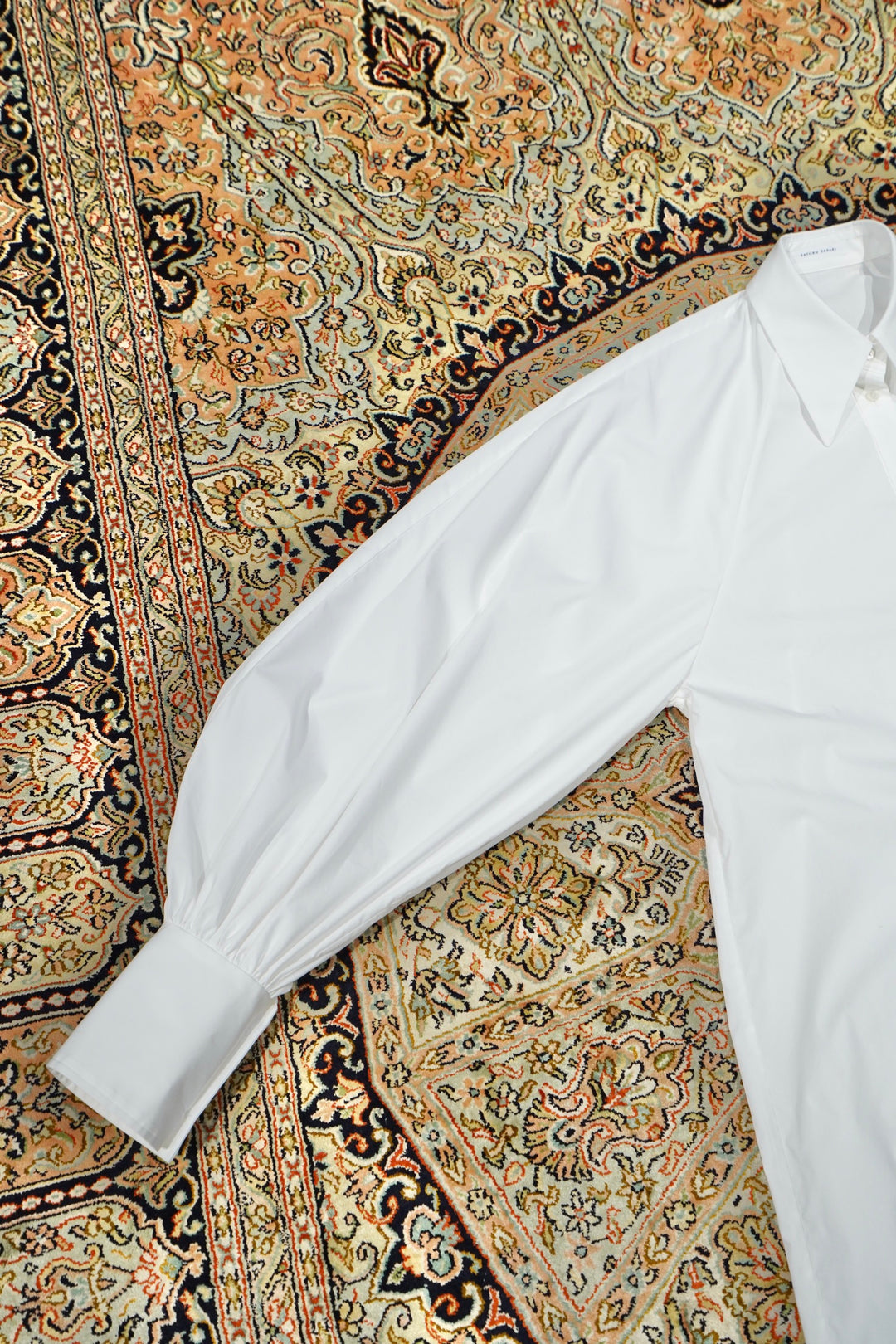 NO-COLLER RAGLAN-SLEEVE SHIRT SILK