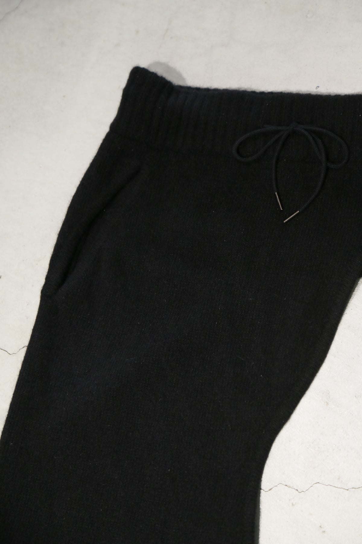 Nobuyuki Matsui (Nobuyuki Matsui) Sable OneSide Trousers (Black