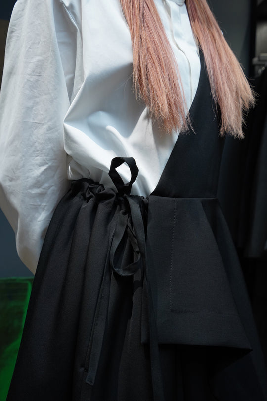 UJOH(ウジョー)のOne Shoulder SKT(Black)(スカート)の通販