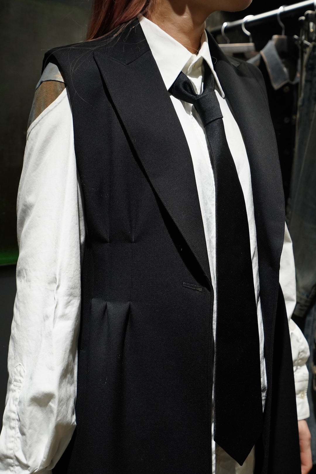 SATORU SASAKI(サトルササキ)のSLEEVELESS TAILORED COAT(BLACK