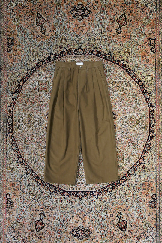 Urig(ウーリッヒ)のMOLESKIN 3TUCK PANTS(KHAKI)(パンツ)の通販
