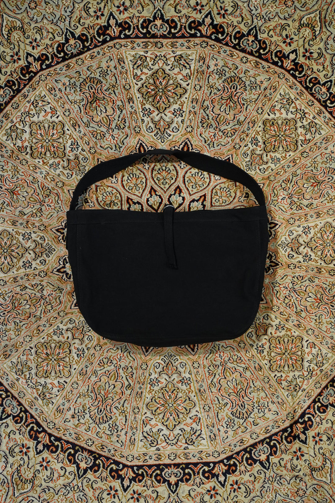 Taiga Takahashi(タイガタカハシ)のNEWSBOY BAG(BLACK