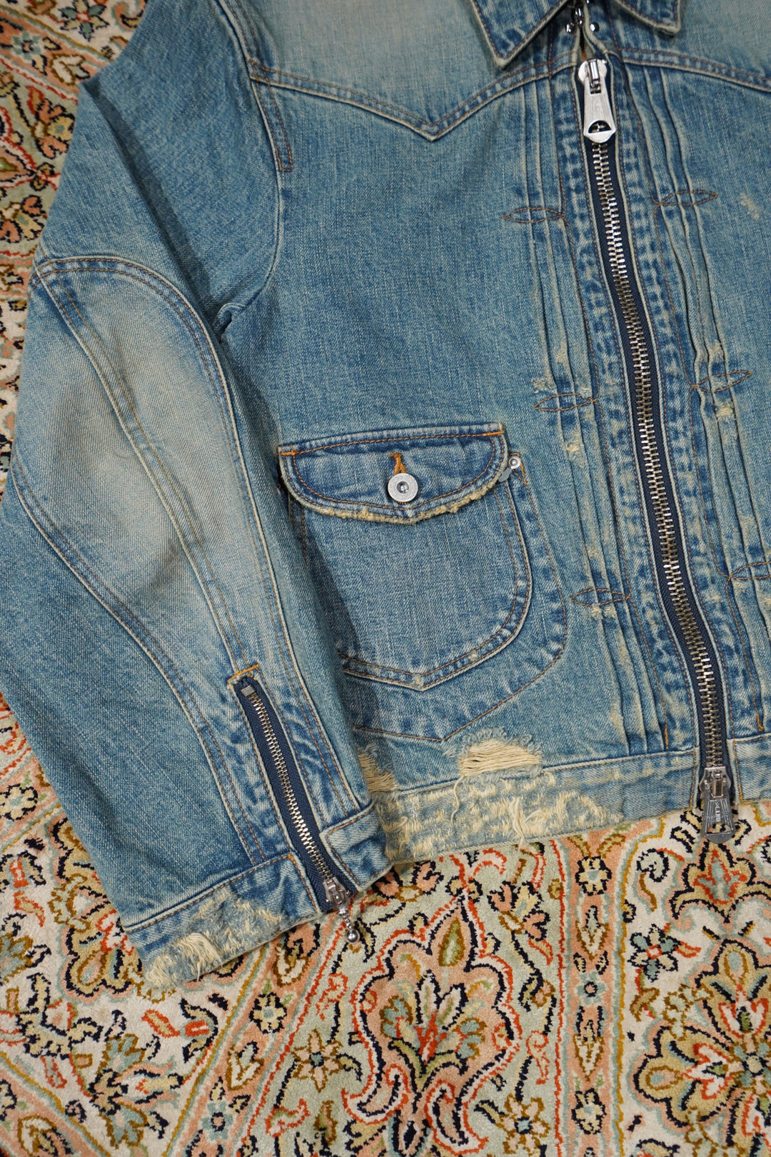 SUGARHILL(シュガーヒル)のZIP-UP DENIM DAMAGED JACKET(FADED