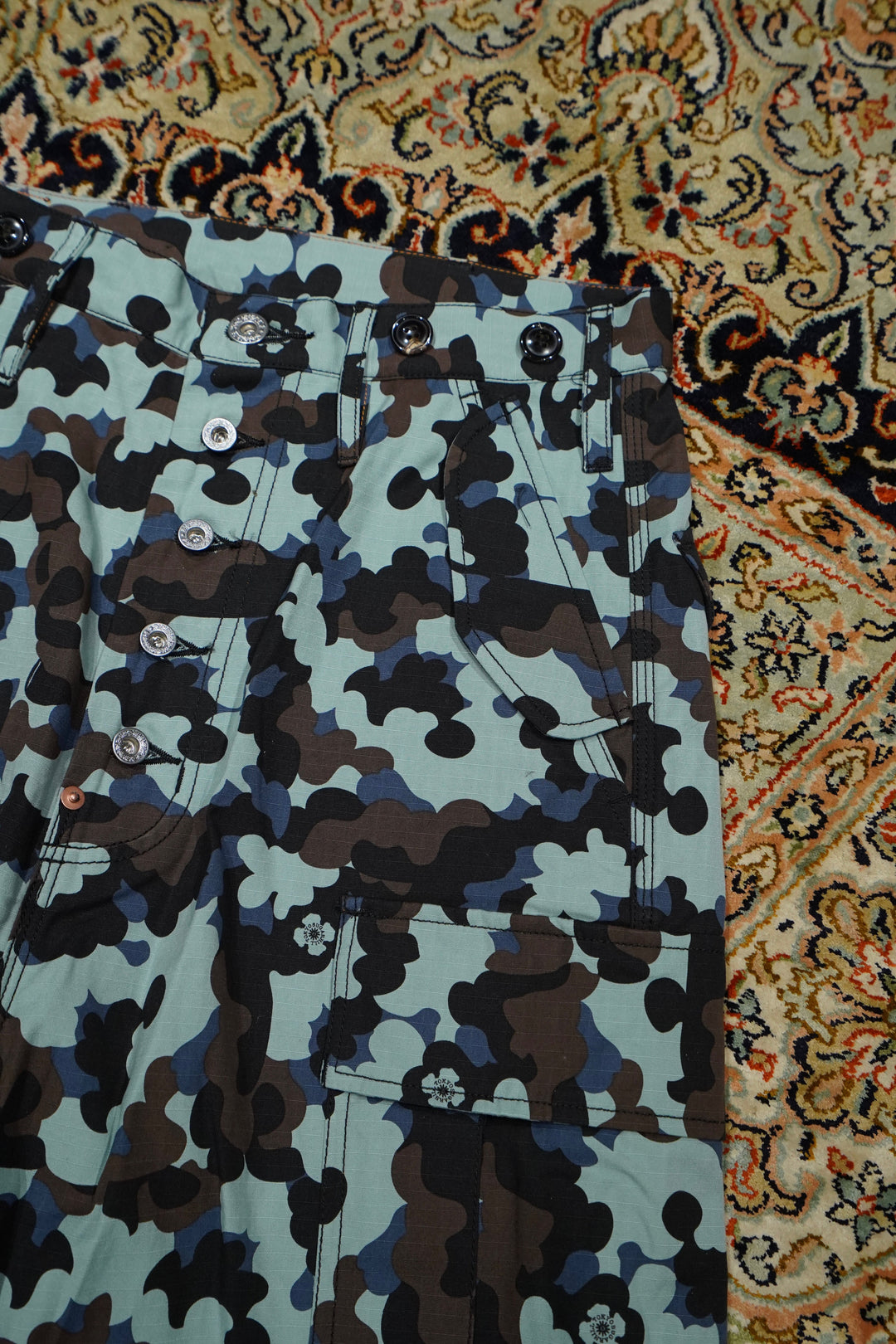 パンツ SUGARHILL FLOWER CAMO CARGO TROUSERS SUGARHILL(シュガーヒル)のFLOWER CAMO CARGO TROUSERS BLUE CAMOの