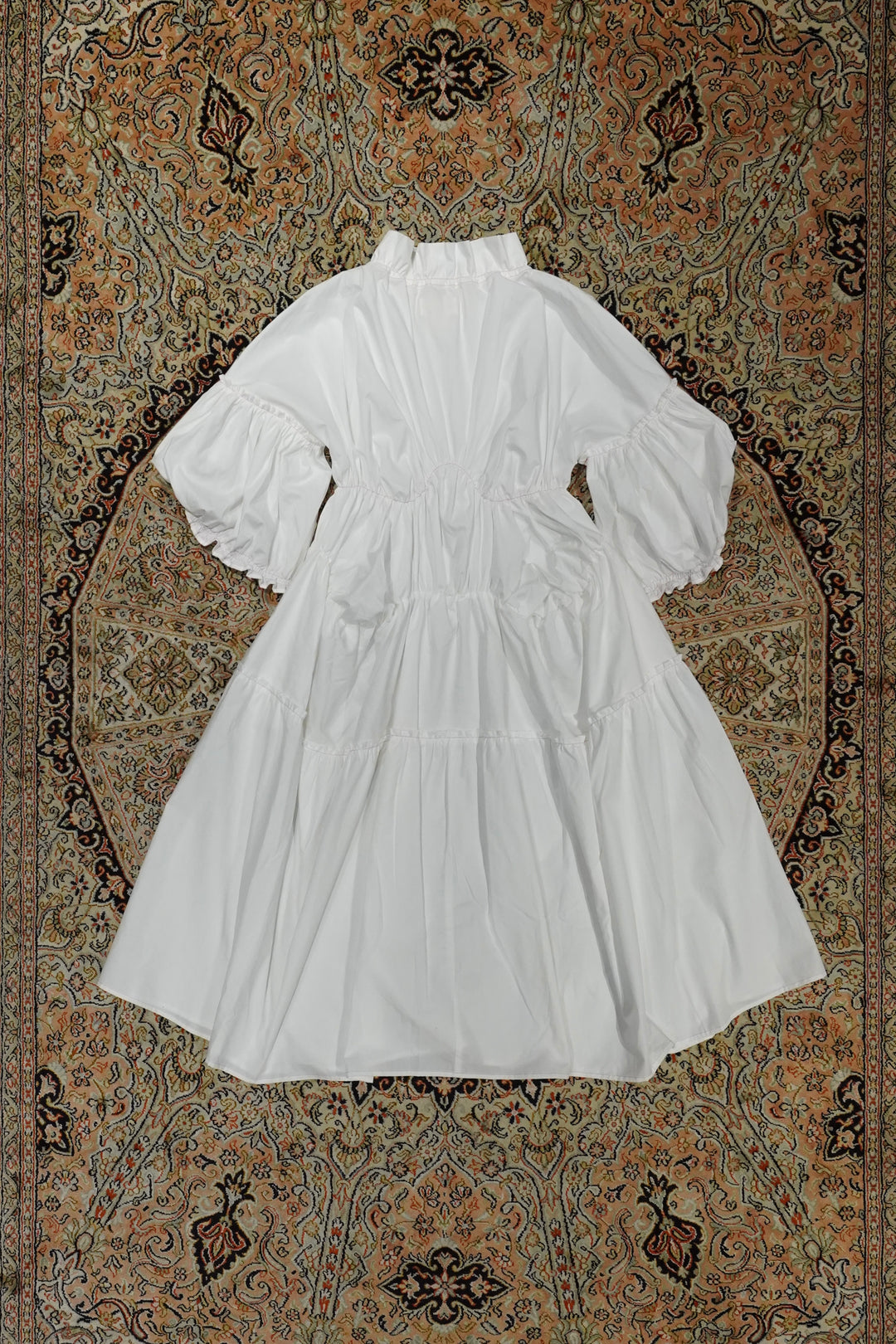 未使用 23AW HOUGA appear dress ワンピース HOUGA(ホウガ)のlocket leisure dress(white)(ワンピース)の通販