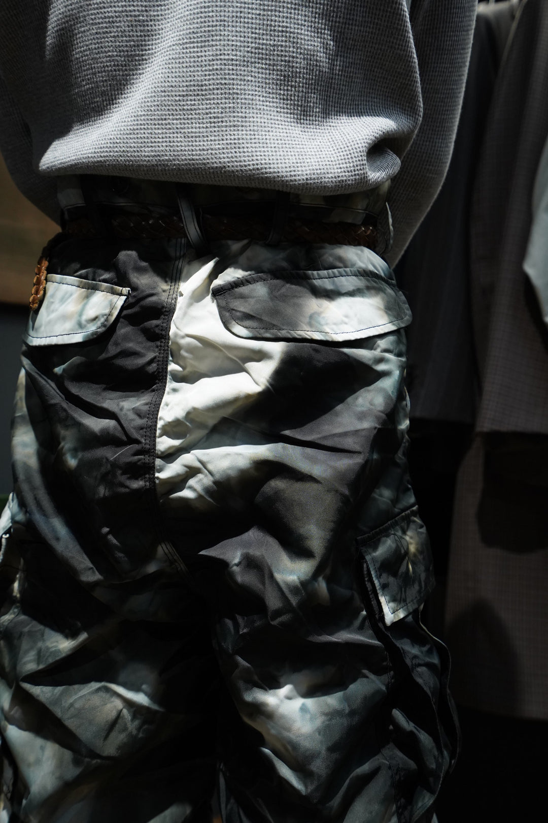 22AW SUGARHILL POUR CAMO カーゴ パンツ　サイズ28 SUGARHILL(シュガーヒル)のPOUR CAMO CARGO PANTS SAND BROWNの