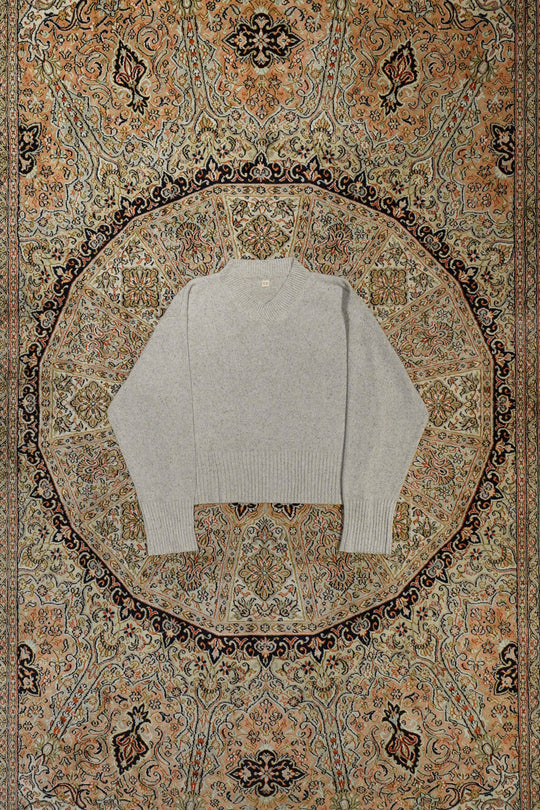 Taiga Takahashi(タイガタカハシ)のV-NECK SWEATER(IVORY)(セーター)の