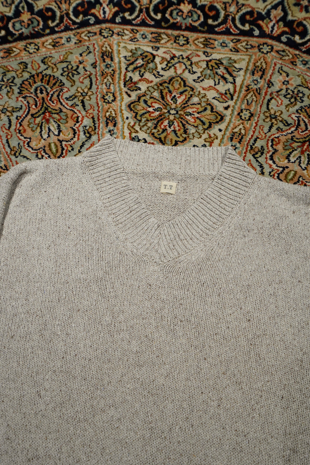 Taiga Takahashi(タイガタカハシ)のV-NECK SWEATER(IVORY)(セーター)の通販 |  CEDARWOODのオンラインショップ – CEDARWOOD