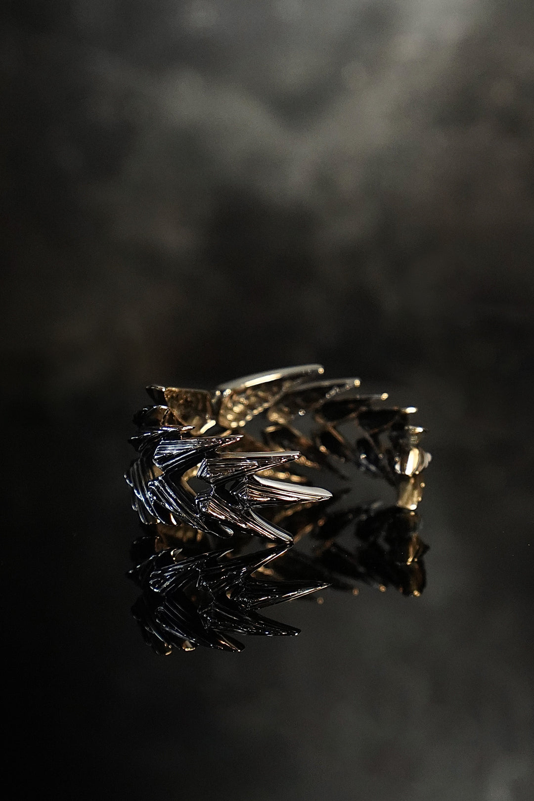 アクセサリー NATURAL INSTINCT Ice Blaze Bangle NATURAL INSTINCT(ナチュラル インスティンクト)の“ICE BLAZE” Bangle