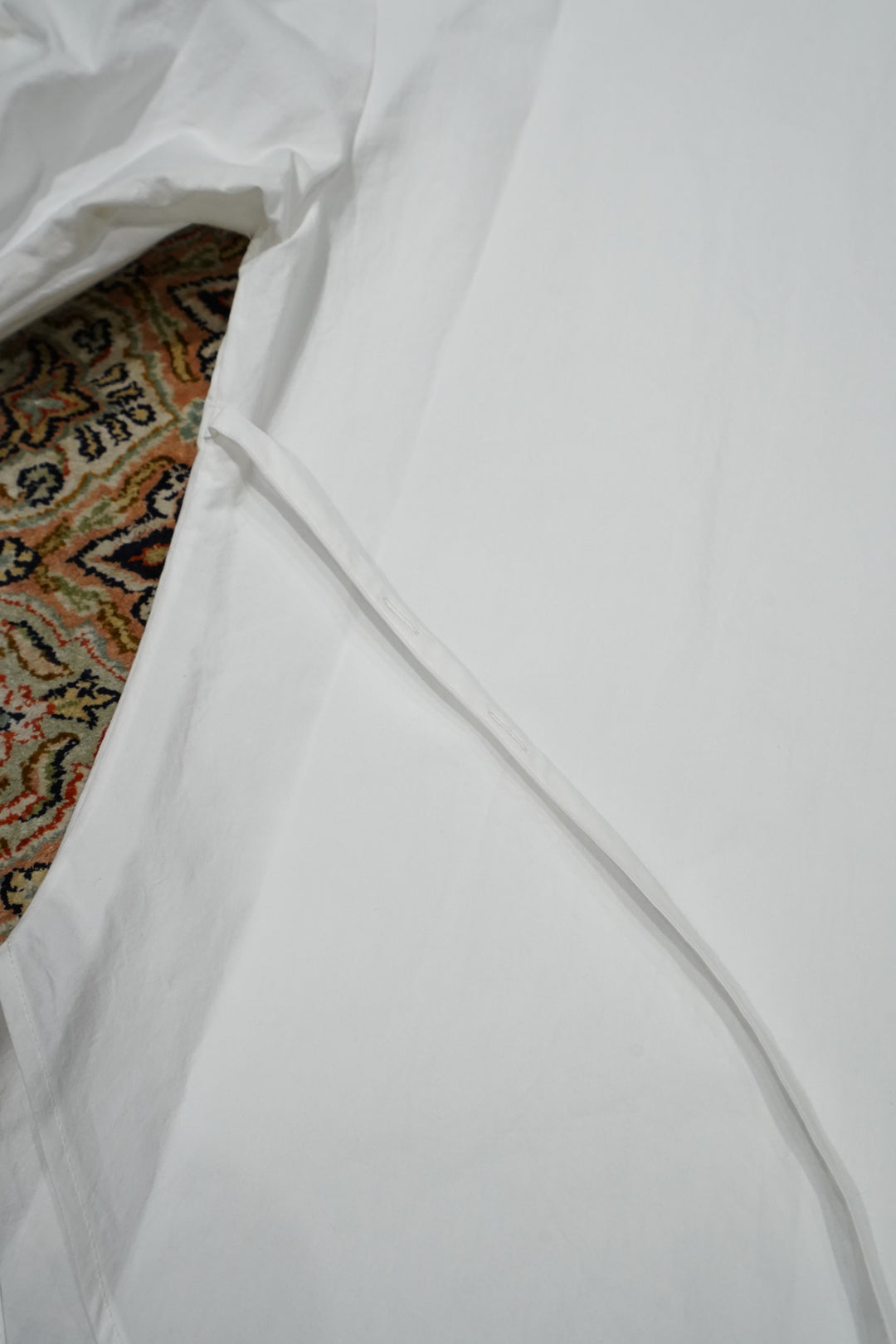 トップス ujoh Gathered Hole Sleeve Shirt (White) UJOH(ウジョー)のGathered Hole Sleeve Shirt(White)(シャツ)の
