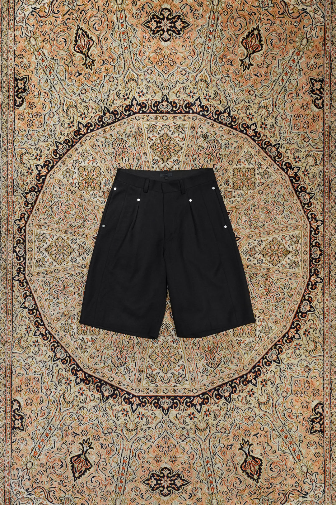 OMAR AFRIDI ブラック ハーフパンツ 46 ショーツ Omar Afridi(オマールアフリディ) のPANELLED WIDE SHORTS(BLACK