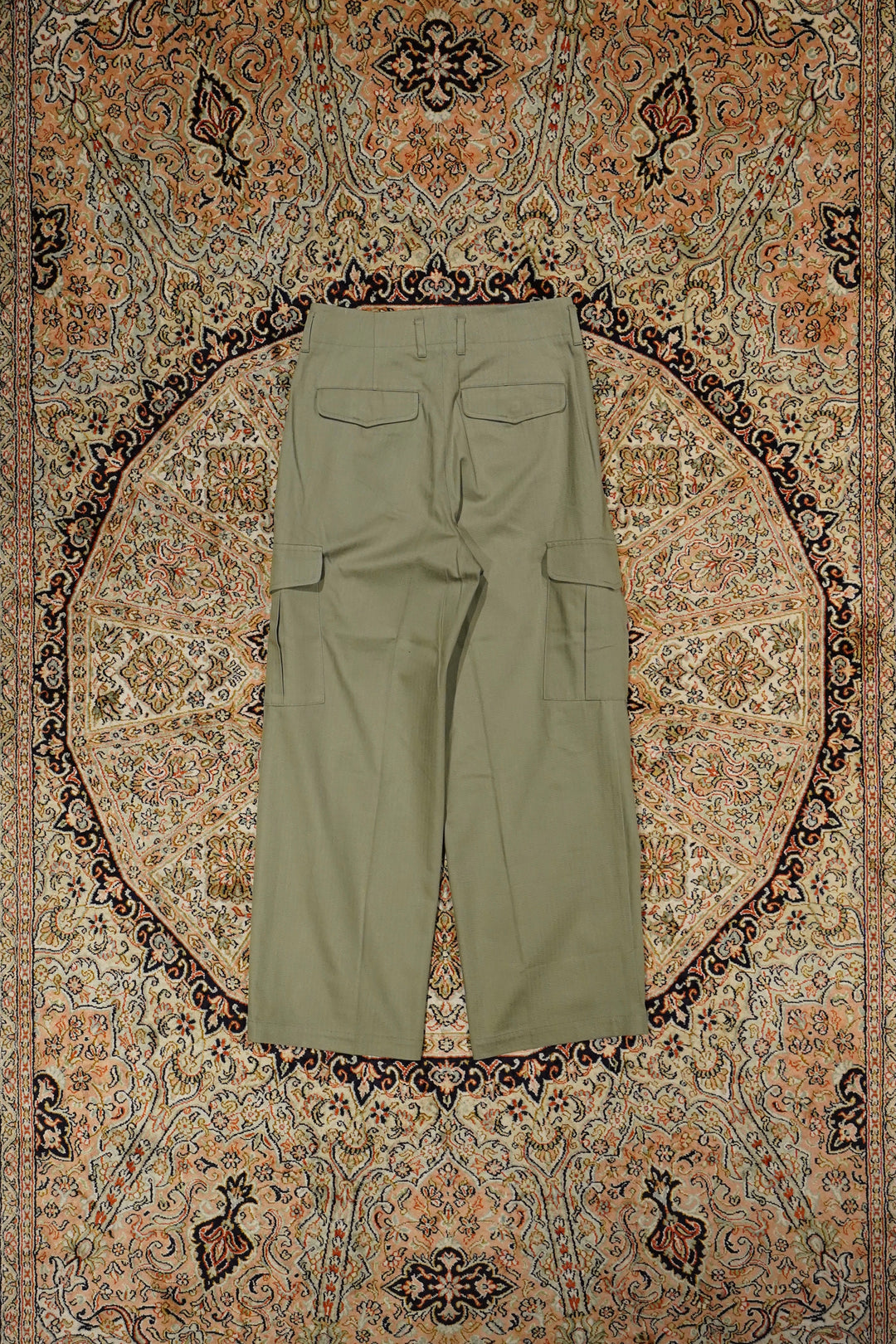 Urig(ウーリッヒ)のPIN TUCK CARGO PANTS(KHAKI)(カーゴパンツ)の通販