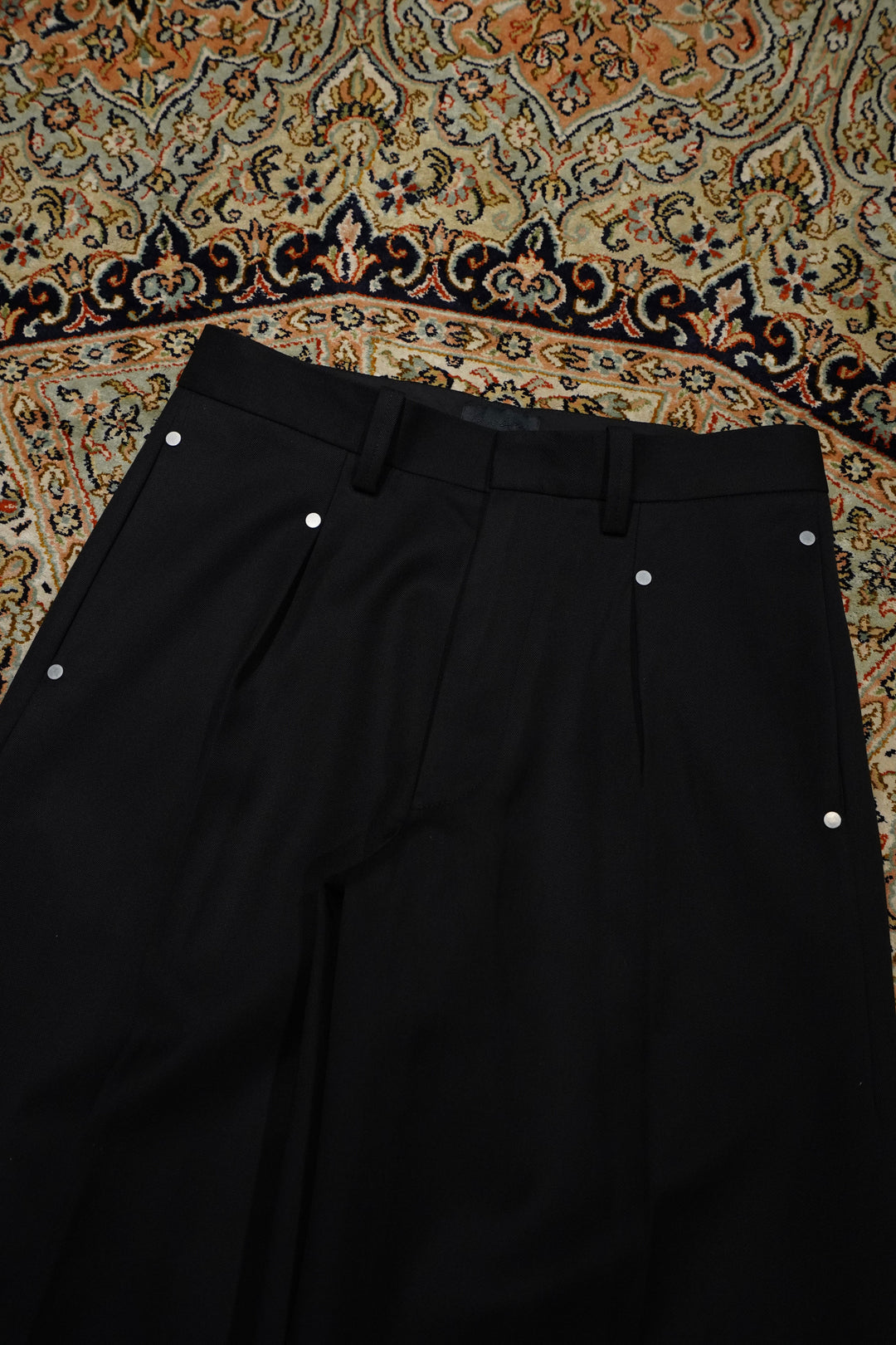 Omar Afridi(オマールアフリディ) のRIVETED WIDE CROPPED